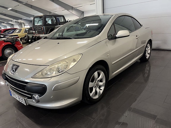 Peugeot 307 CC 4 of 7