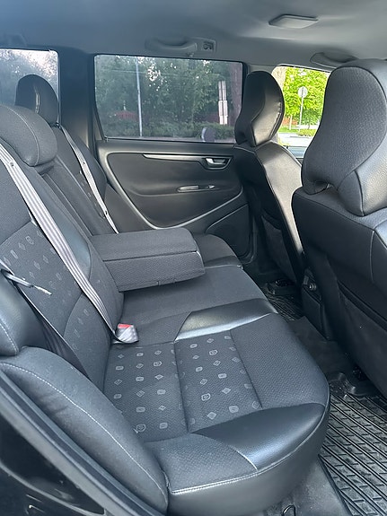 Volvo V70 3 of 8