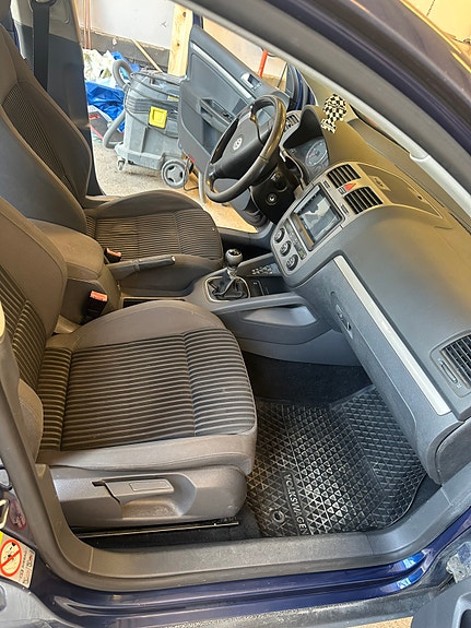 Volkswagen Golf V 4 of 9