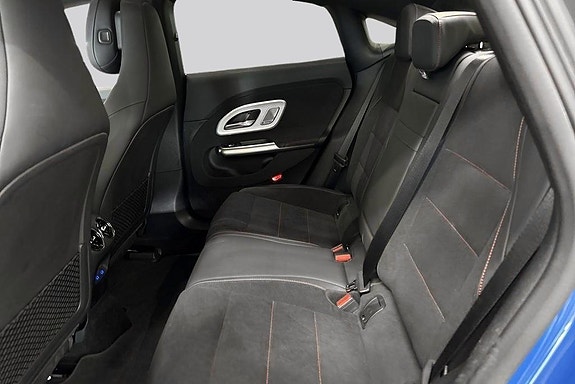 Mercedes-Benz CLA350 9 of 18