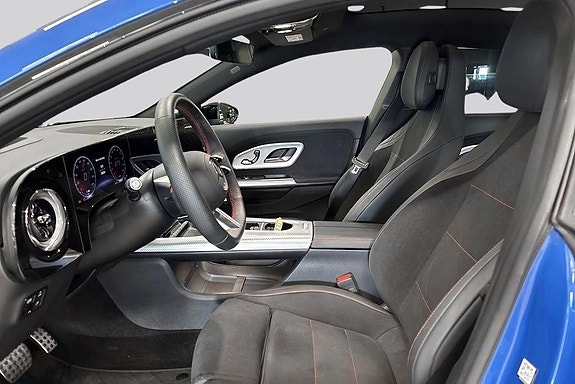 Mercedes-Benz CLA350 8 of 18