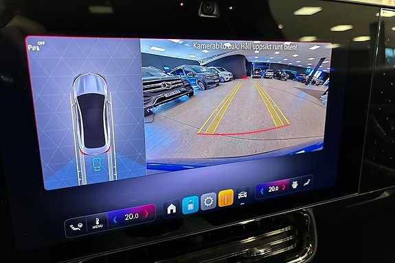 Mercedes-Benz CLA350 17 of 18