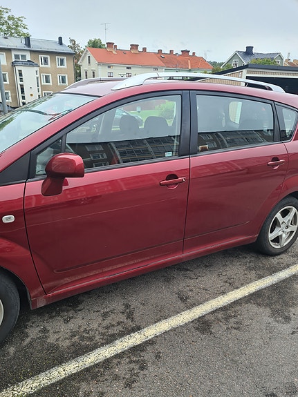 Toyota Corolla Verso 3 of 4