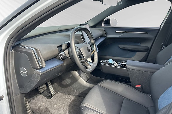 Volvo EX30 8 of 12