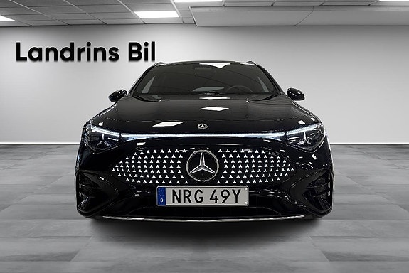 Mercedes-Benz CLA350 2 of 21