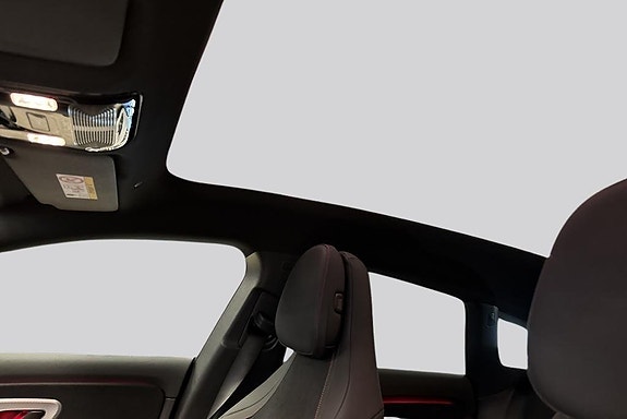 Mercedes-Benz CLA350 17 of 21