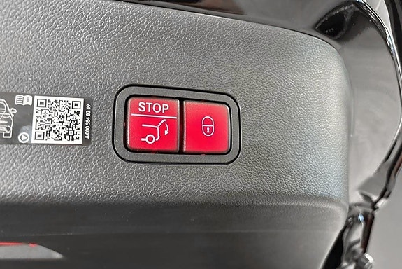 Mercedes-Benz CLA350 15 of 21