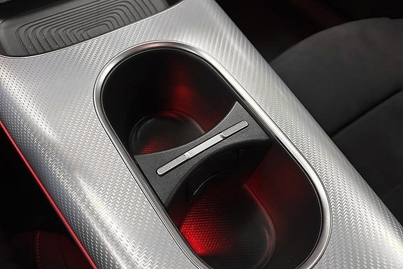 Mercedes-Benz CLA350 12 of 21