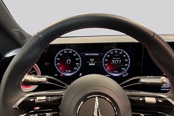 Mercedes-Benz CLA350 10 of 21
