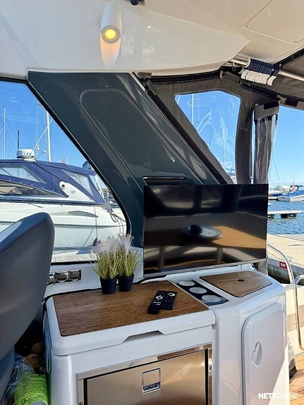 Bavaria S33 HT -2020 | 2 x Volvo Penta D3-220 8 of 12
