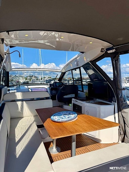 Bavaria S33 HT -2020 | 2 x Volvo Penta D3-220 4 of 12