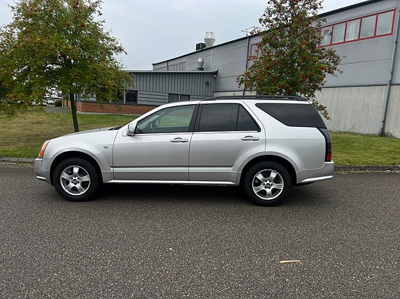 Cadillac SRX 2 of 14