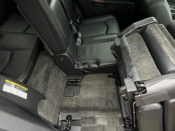Cadillac SRX 9 of 14