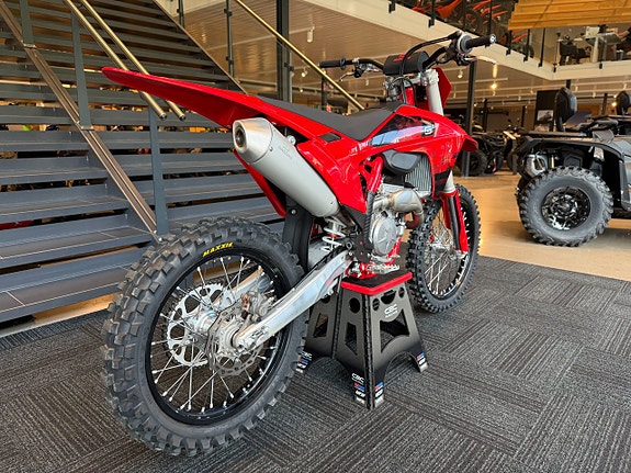 GasGas MC 250F 3 of 8