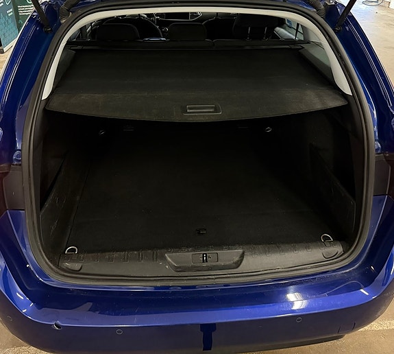 Peugeot 308 SW 12 of 12