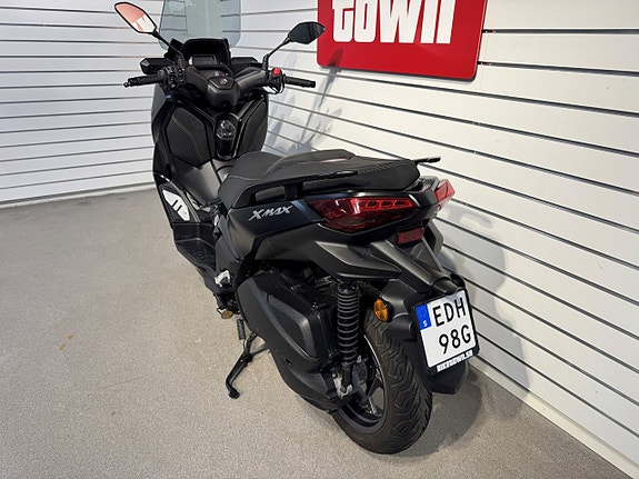 Yamaha Xmax 300 Tech-Max svart 4 of 8