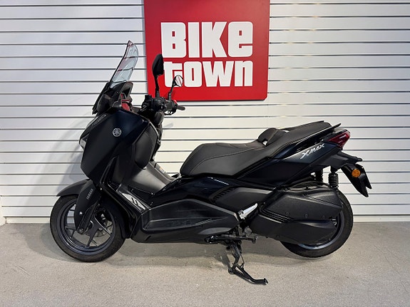 Yamaha Xmax 300 Tech-Max svart 2 of 8