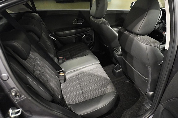 Honda HR-V 8 of 15