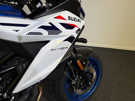 Suzuki SV-7GX 7 of 9