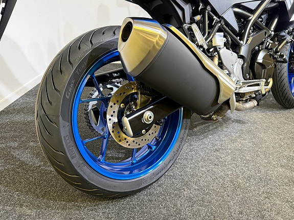 Suzuki SV-7GX 4 of 9