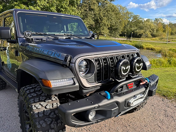 Jeep Wrangler 2 of 13