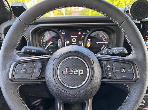 Jeep Wrangler 11 of 13