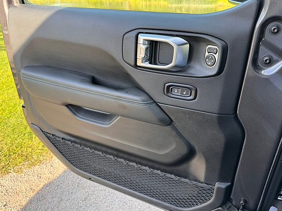 Jeep Wrangler 9 of 13
