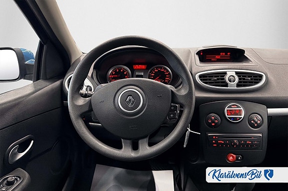 Renault Clio 9 of 13