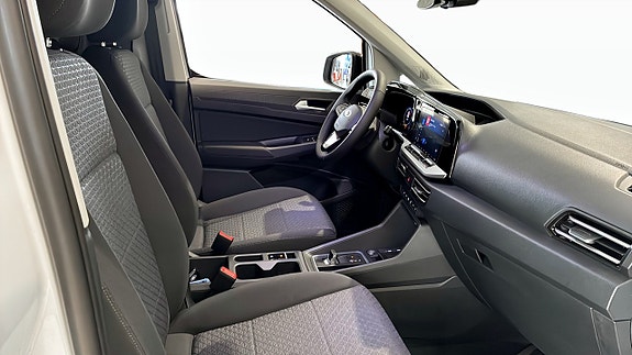 Ford Transit Connect 3 of 9