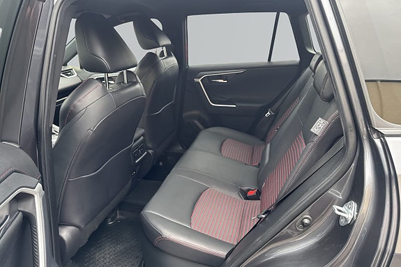 Toyota RAV4 12 of 20