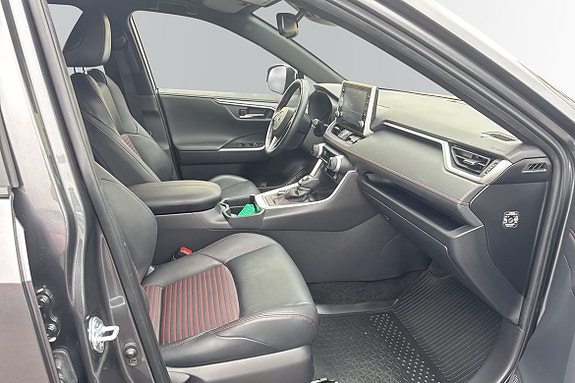 Toyota RAV4 7 of 20