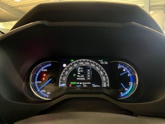 Toyota RAV4 14 of 27
