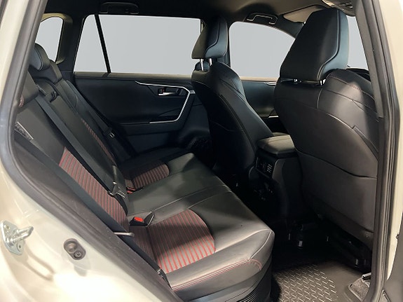 Toyota RAV4 7 of 27