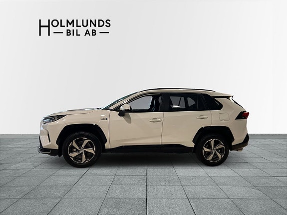 Toyota RAV4 3 of 27
