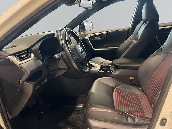Toyota RAV4 12 of 27