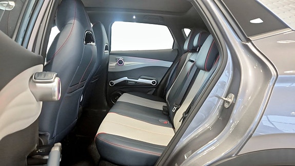 BYD Atto 3 9 of 12