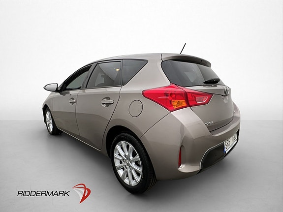 Toyota Auris 8 of 29