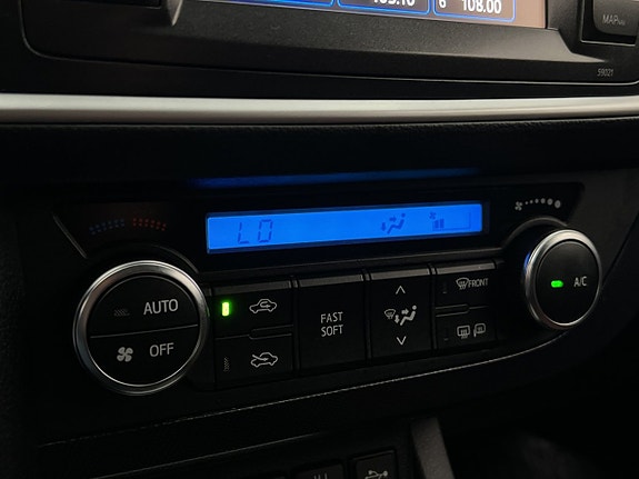 Toyota Auris 19 of 29