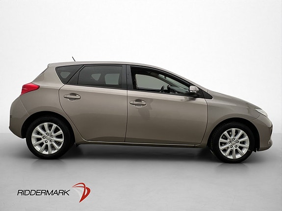 Toyota Auris 4 of 29