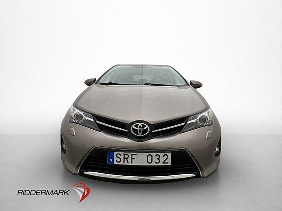 Toyota Auris 2 of 29
