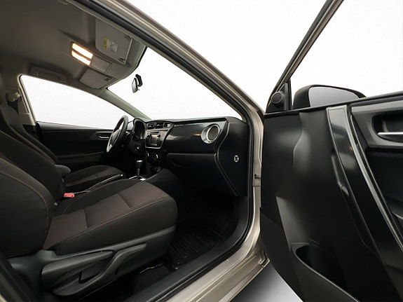 Toyota Auris 23 of 29