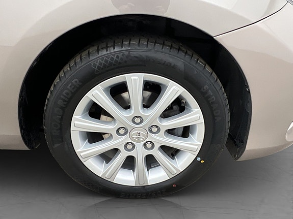 Toyota Auris 29 of 29