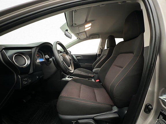 Toyota Auris 10 of 29