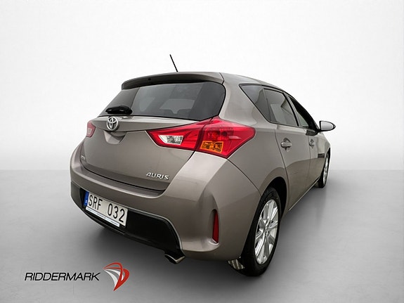 Toyota Auris 5 of 29