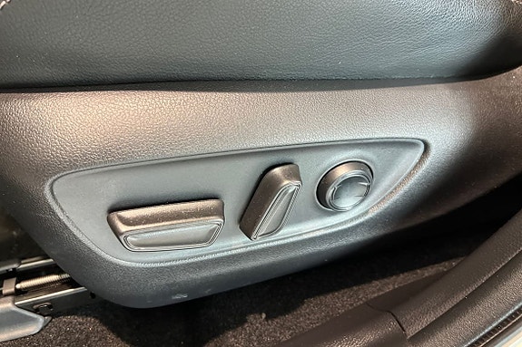 Toyota RAV4 26 of 27