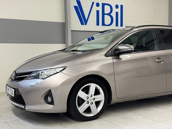 Toyota Auris 3 of 20