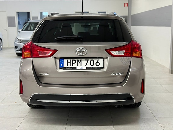 Toyota Auris 6 of 20