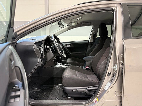 Toyota Auris 12 of 20