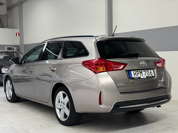 Toyota Auris 5 of 20