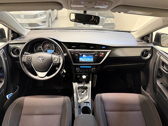 Toyota Auris 14 of 20
